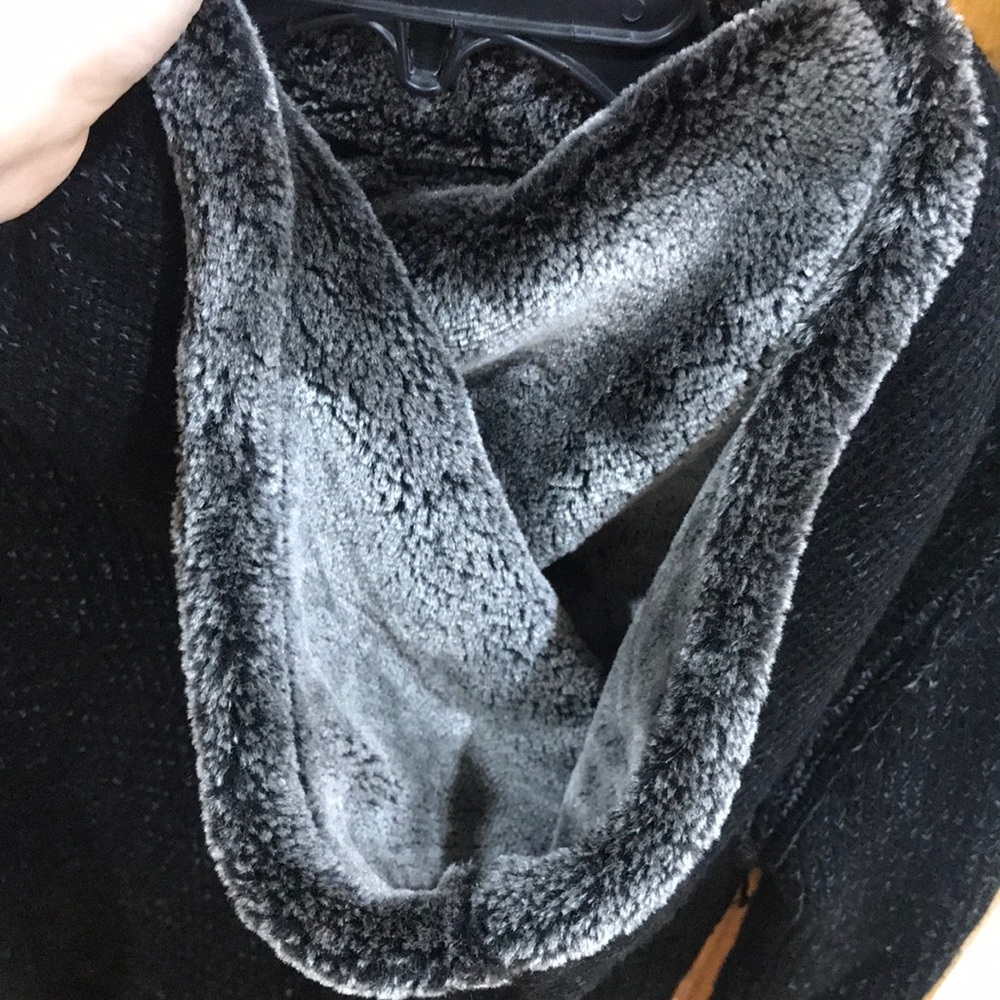 Men Sweater - Picture 5 of 6